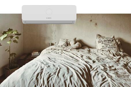 Die effektivste Lösung bieten Split-Klimageräte wie der «Climate 3000i» von Bosch Home Comfort. Sie bestehen aus einer Innen- und einer Ausseneinheit, wodurch die warme Luft direkt nach draussen abgeführt wird und im Raum eine gleichmässige und angenehme Kühlung entsteht. Für die Inbetriebnahme ist eine fachgerechte Installation erforderlich, bei der auch entsprechende bauliche Anpassungen vorgenommen werden. So bekommt man eine besonders komfortable und langfristige Lösung. Bosch Home Comfort, www.bosch-homecomfort.com