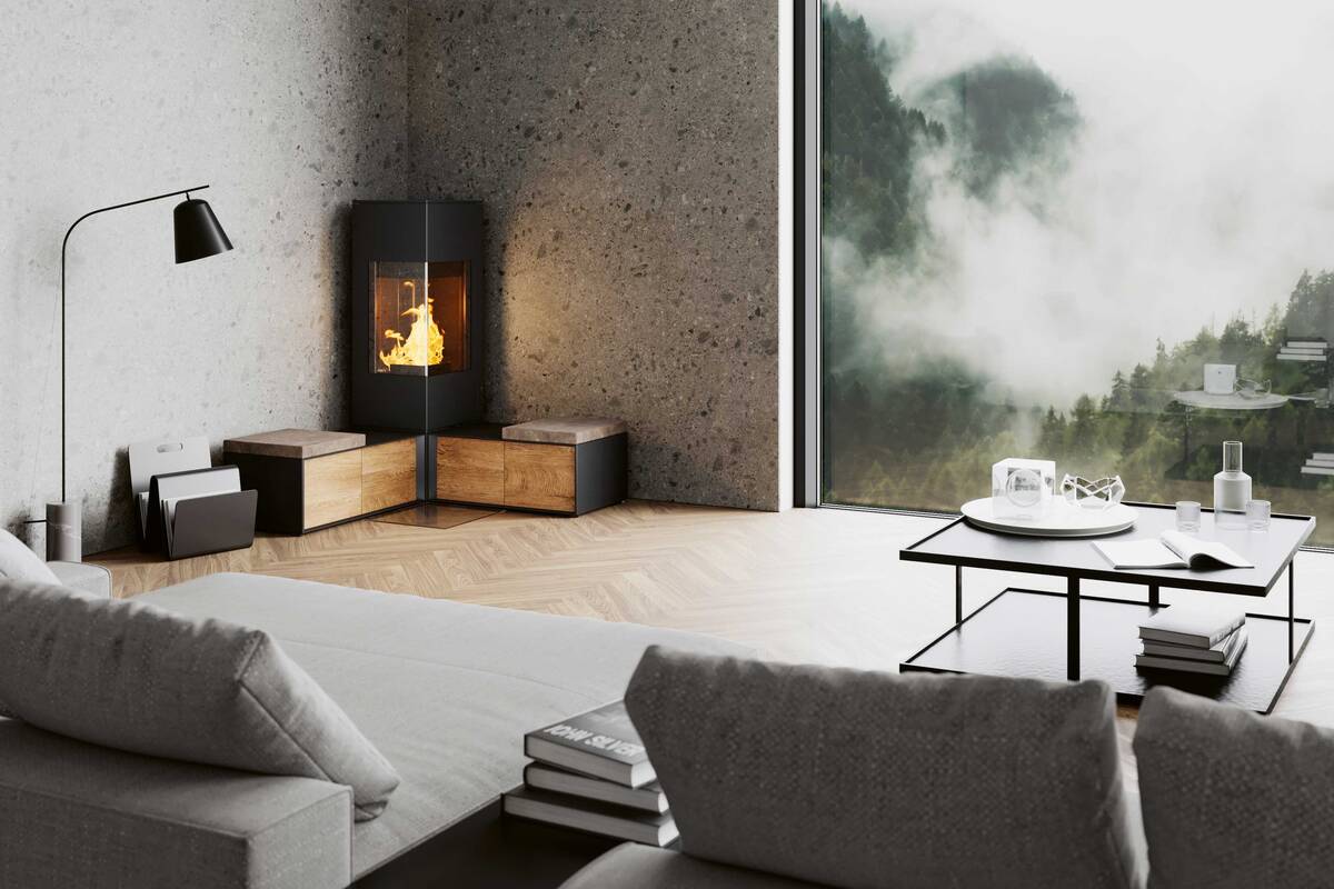 Beim Kaminofen «Connect Wood» kann die Tür rechts oder links angeschlagen werden, es gibt drei verschiedene Anschlussmöglichkeiten und ein optionales Speicherpaket, das noch länger für Wärme sorgt. Rika Innovative Ofentechnik GmbH.